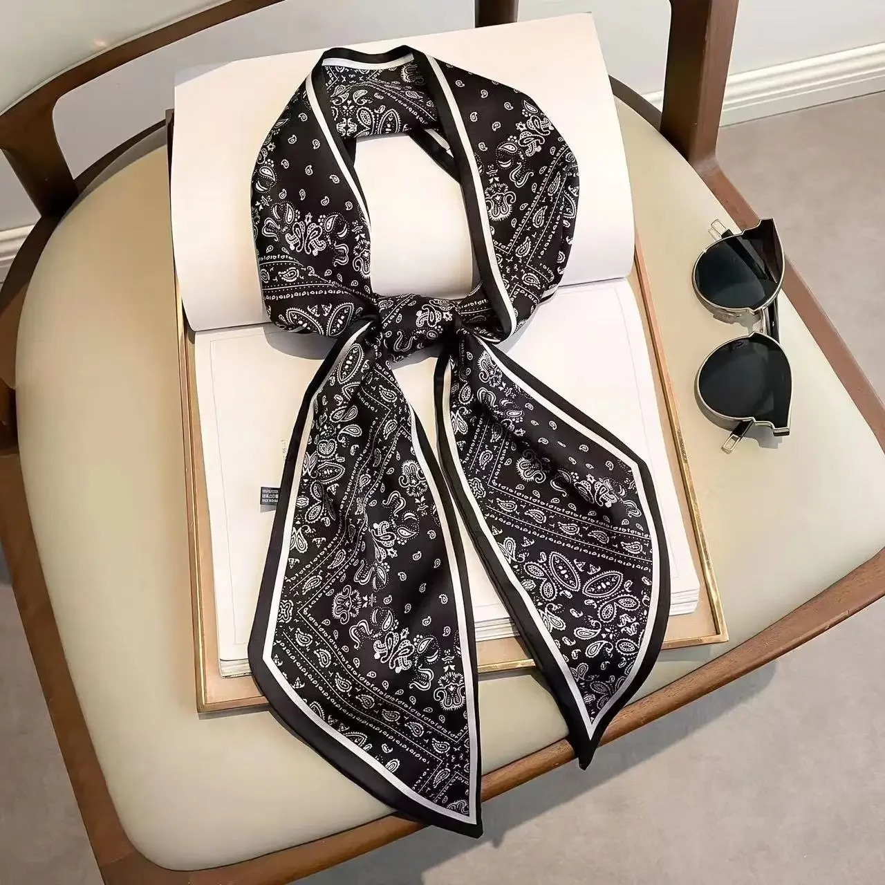Design Print Skinny Scarf Plai - огляд і ціна Luxury Bags Made