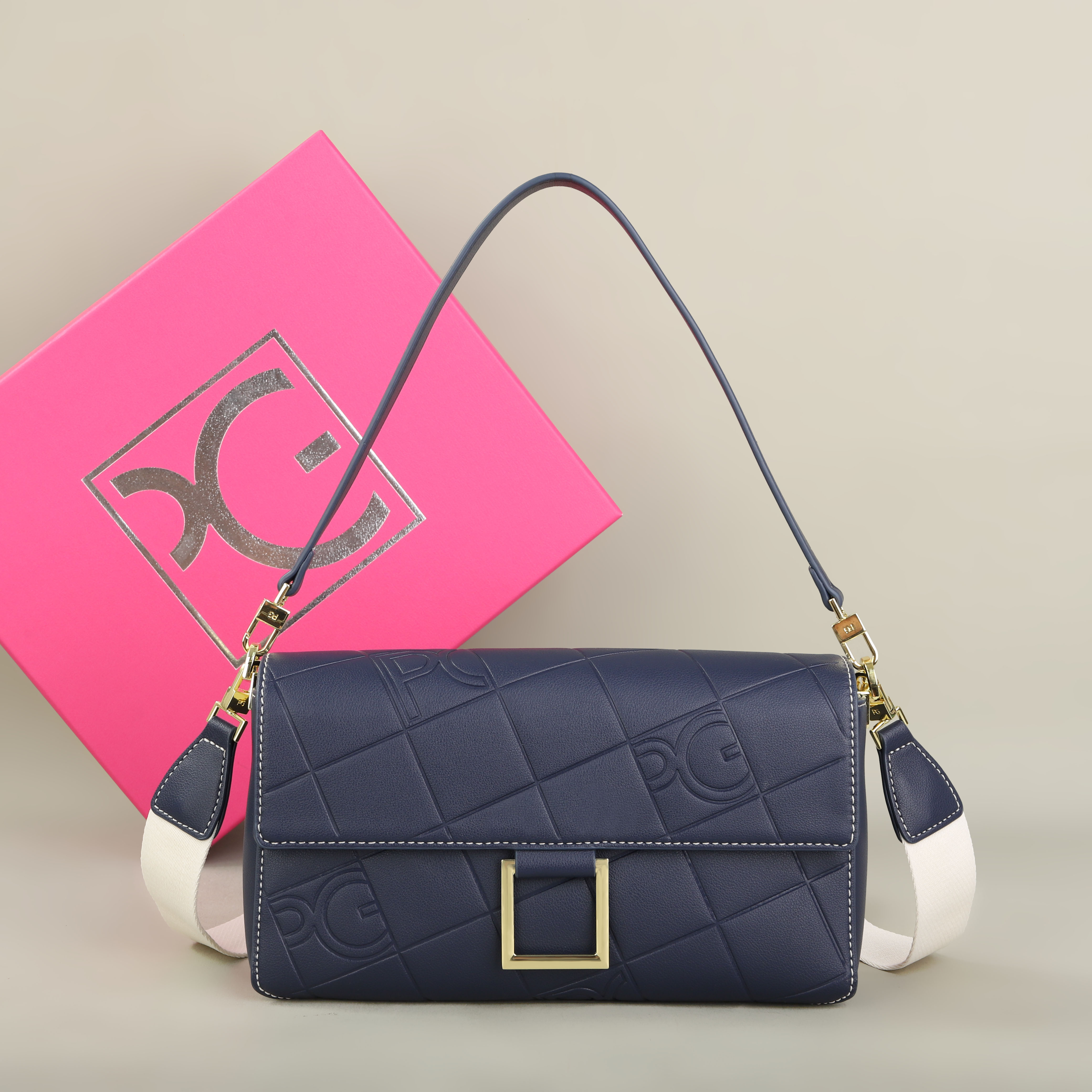 PATSY PG GARIS Women's Classic - огляд і ціна Luxury Bags On Sale
