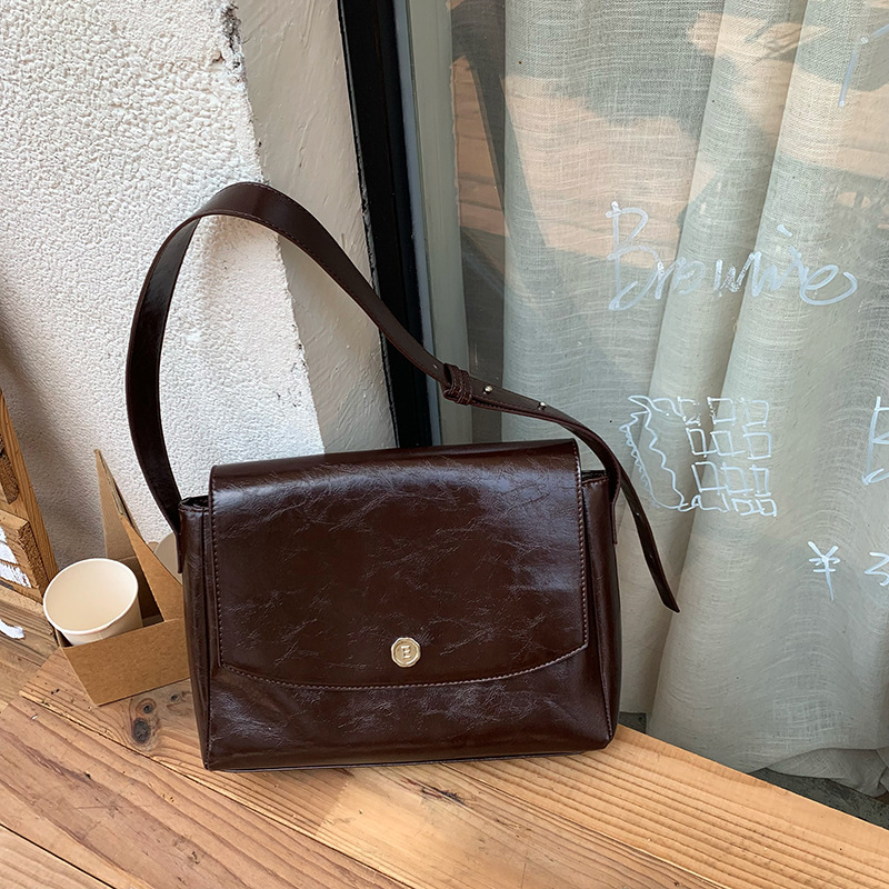CGCBAG Vintage Lage Capacity M - огляд і ціна Luxury Bags On Sale
