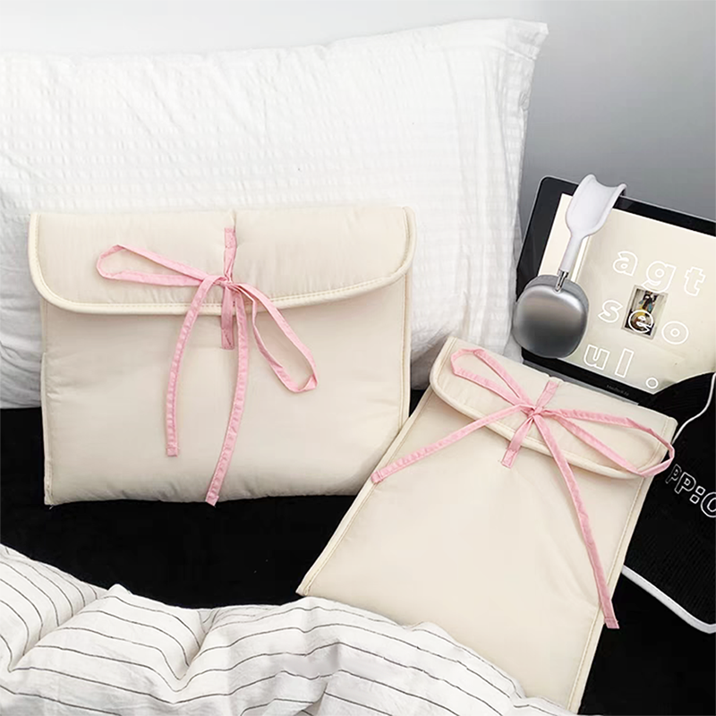 Quilted Luxury Laptop Bag Bowk - огляд і ціна Luxury Bags Laptop